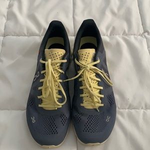 Womens On. CLOUDFLOW Running Shoes